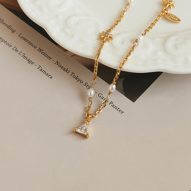 Hexagram Shaped Zircon Pearl Necklace - Elegant Geometric Design with Sparkling Zircon and Lustrous Pearls